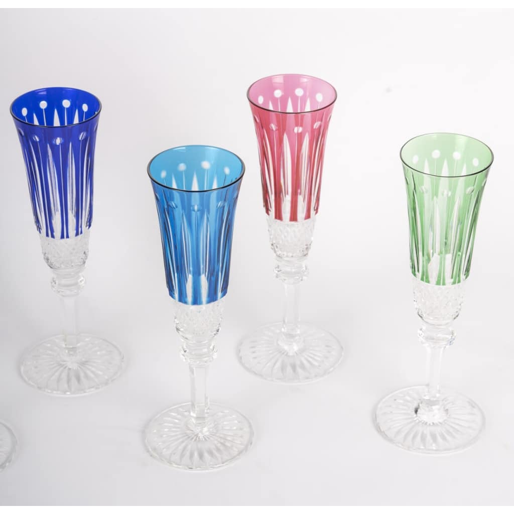 Saint-Louis, Suite de 8 flutes à champagne 6