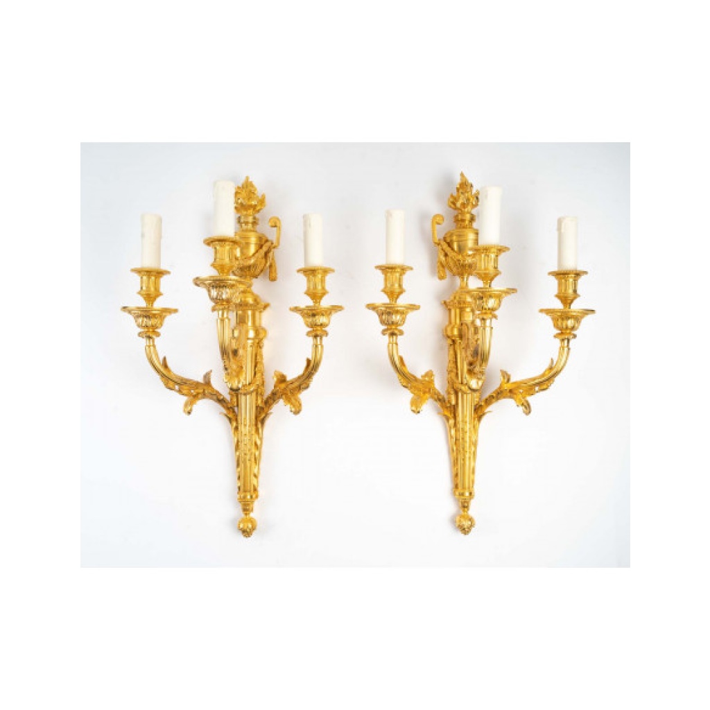 Paire d&rsquo;appliques de style Louis XVI. XIXème siècle.