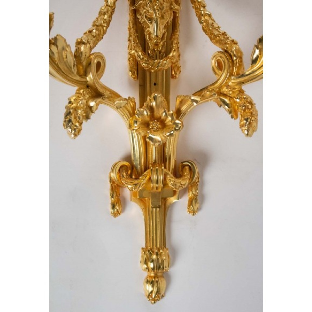 Paire d&rsquo;appliques de style Louis XVI. XIXème siècle. 4