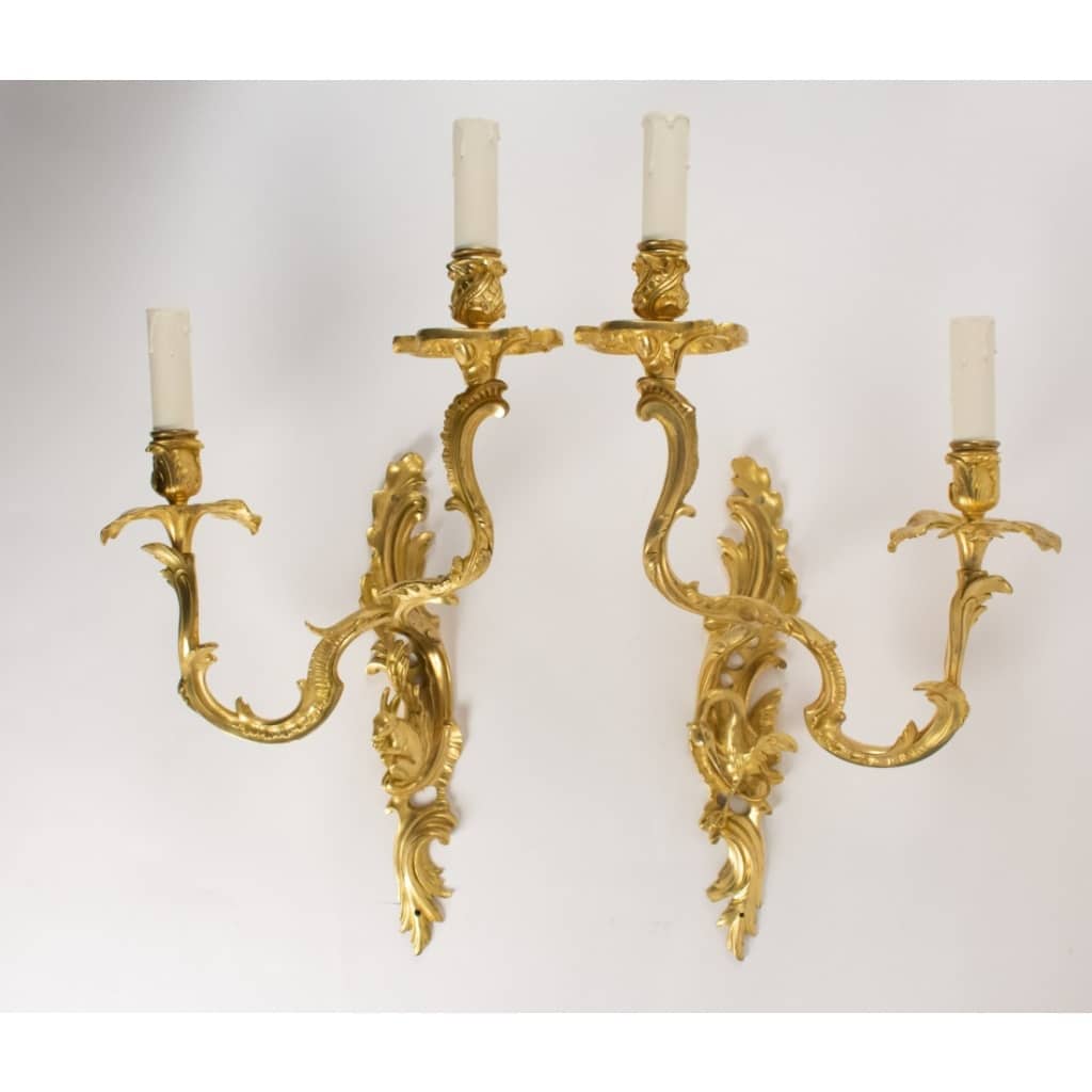 Paire d&rsquo;appliques de style Louis XV. XIXème siècle. 2